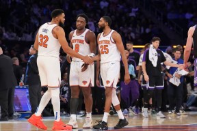 刚刚！尼斯今夜主帅复盘集结日波士顿凯尔特人备战NBA常规赛，纽约尼克斯转会期强势反弹的简单介绍